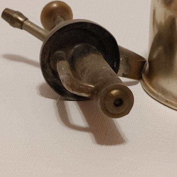 Vintage Brass Thumb Pump Oil Can Sprayer Maker 555 No 111 Made in Taiwan - Picture 7 of 7